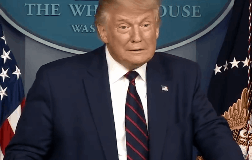 Tramp popustio sa <span style='color:red;'><b>carina</b></span>ma Kini: Želi da bude 